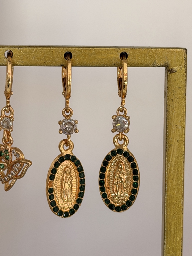 Aretes dorados Virgen