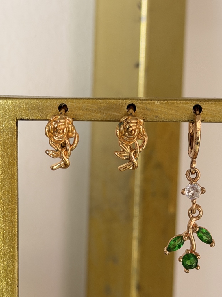 Aretes dorados flor