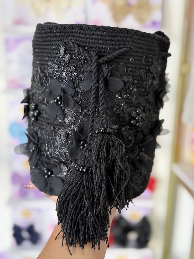 Mochila mediana negro artesanal