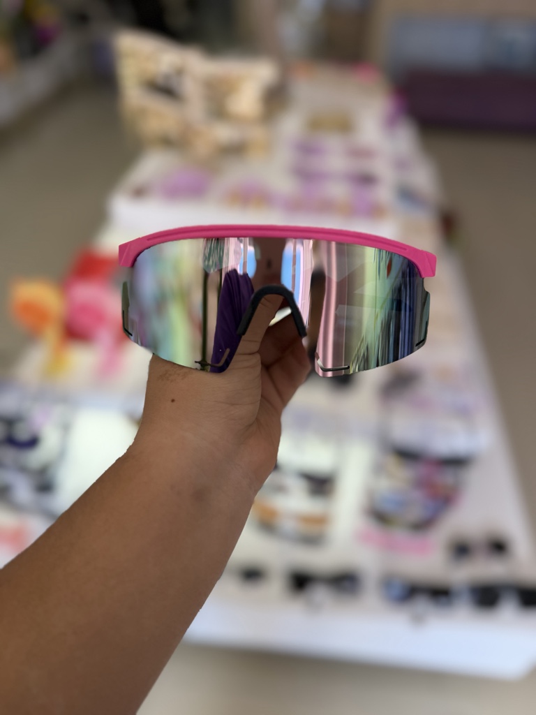 Gafas deportivas rosadas espejadas