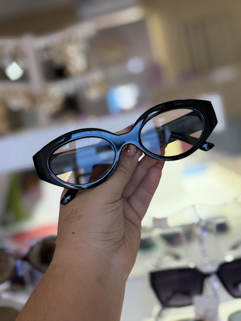 Gafas negras ovaladas