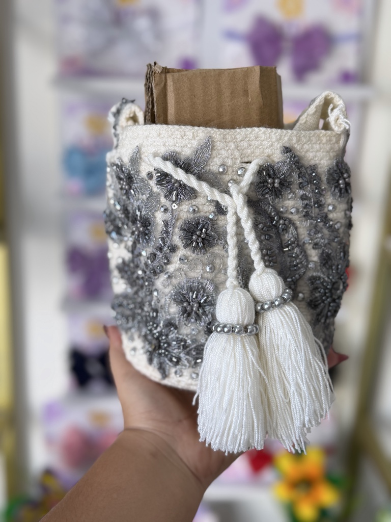 Mochila mini decorativo blanco y gris