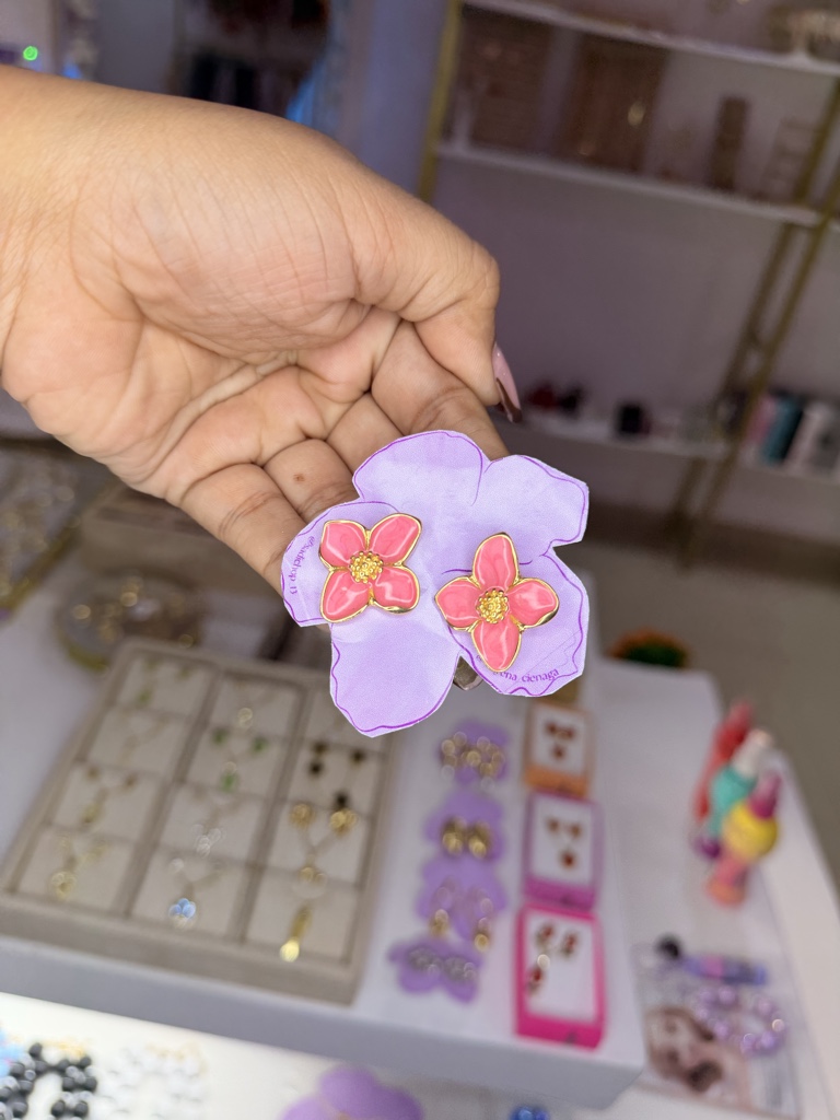 Aretes flor rosados