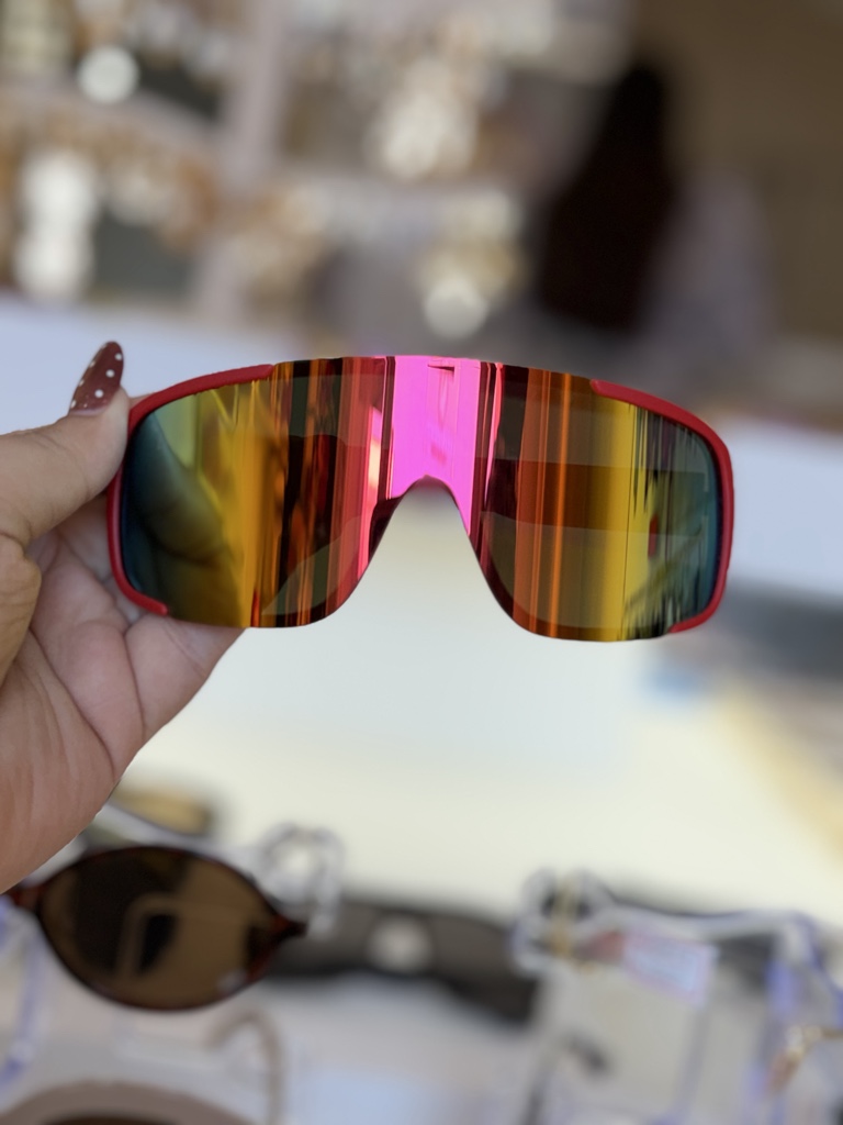 Gafas deportivas rojas para niño