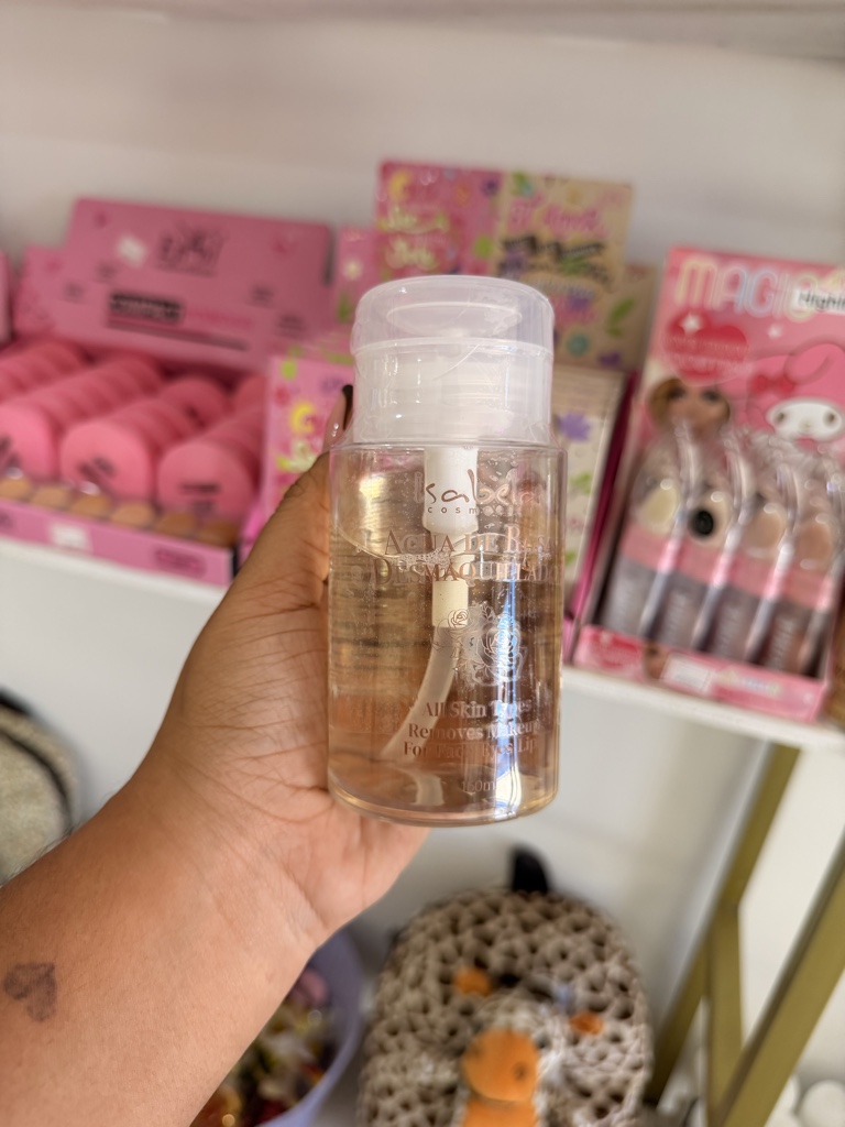 Desmaquillante de agua de rosas