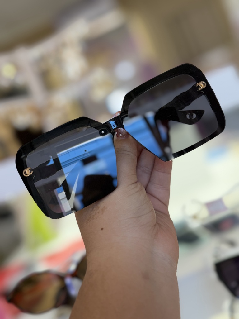 Gafas negras cuadrada