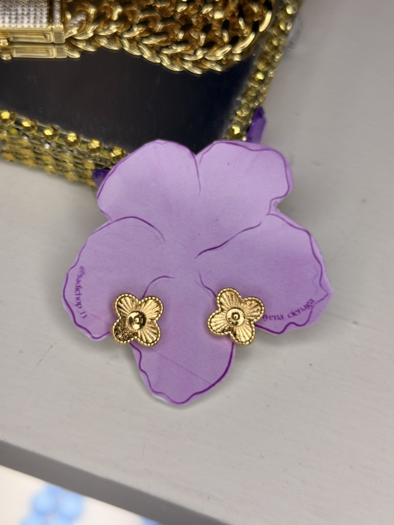 Aretes a presión trébol