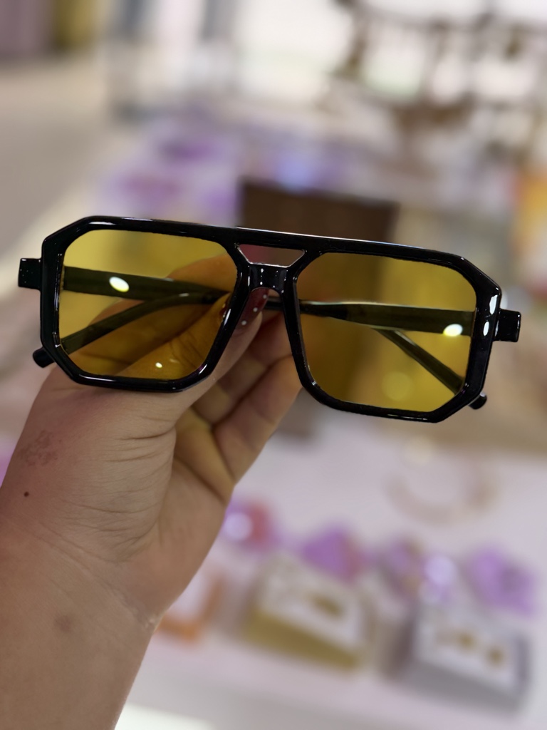 Gafas negras lente amarillo