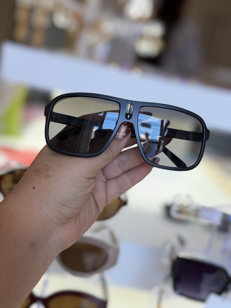 Gafas negras grandes para niño