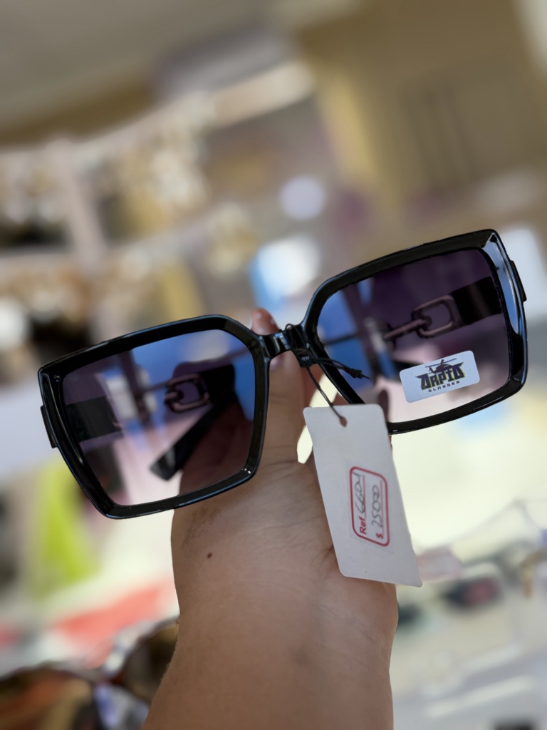 Afiti gafas negras cuadradas