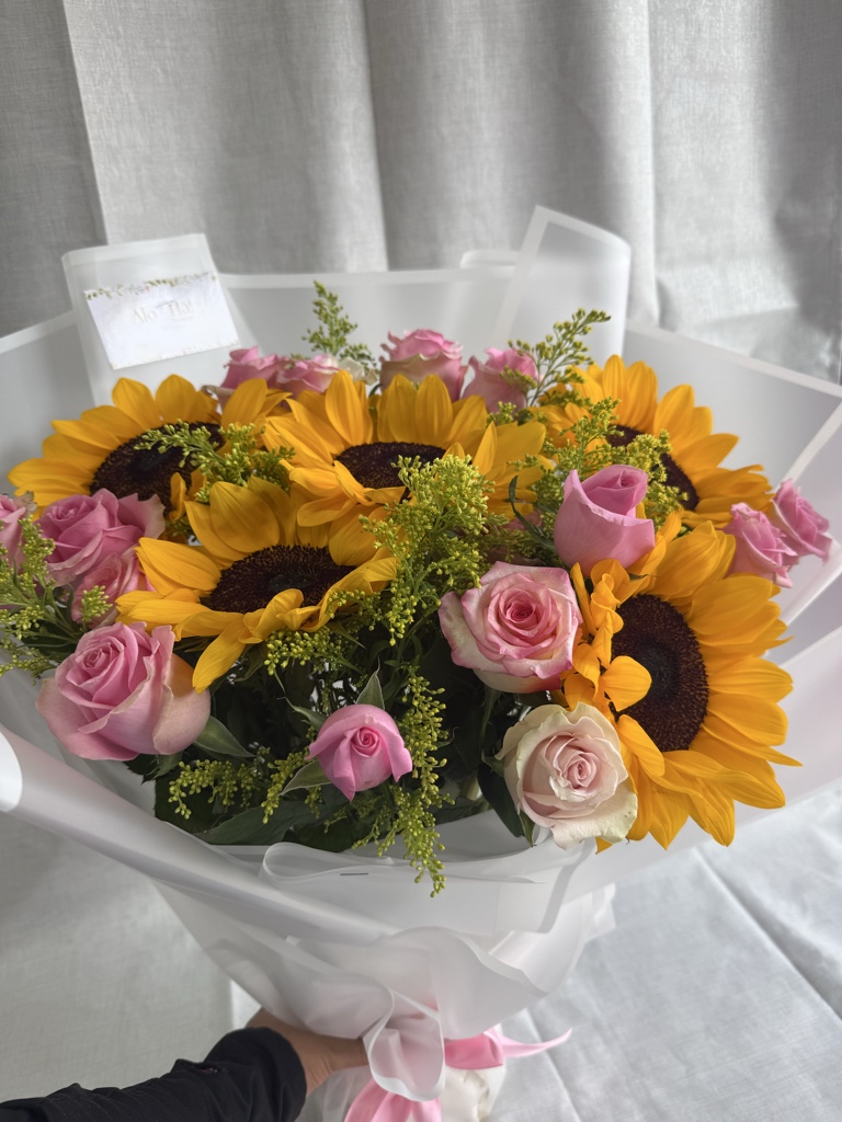 Ramo girasoles y rosas rosas