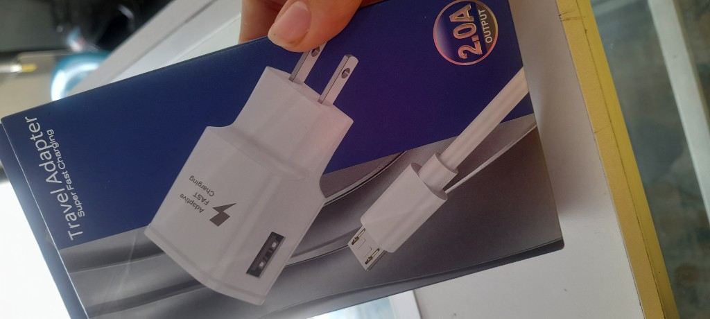 Travel Adapter blanco 2.0A v8