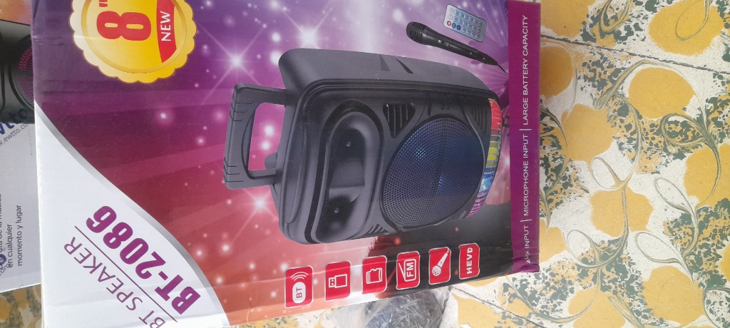BT-2086 bocina negra 8 pulgadas