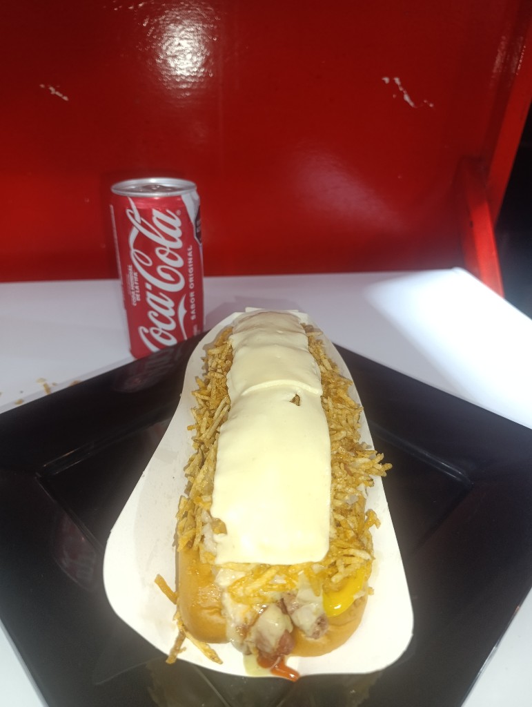 Perro especial con queso y tocineta