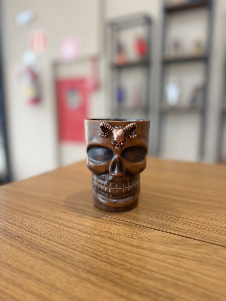 Caneca caveira de Resina marrom