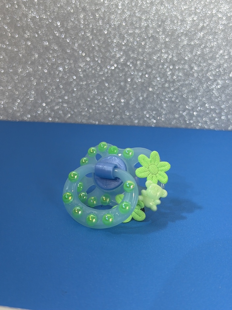 Chupeta verde com ursinho e flor