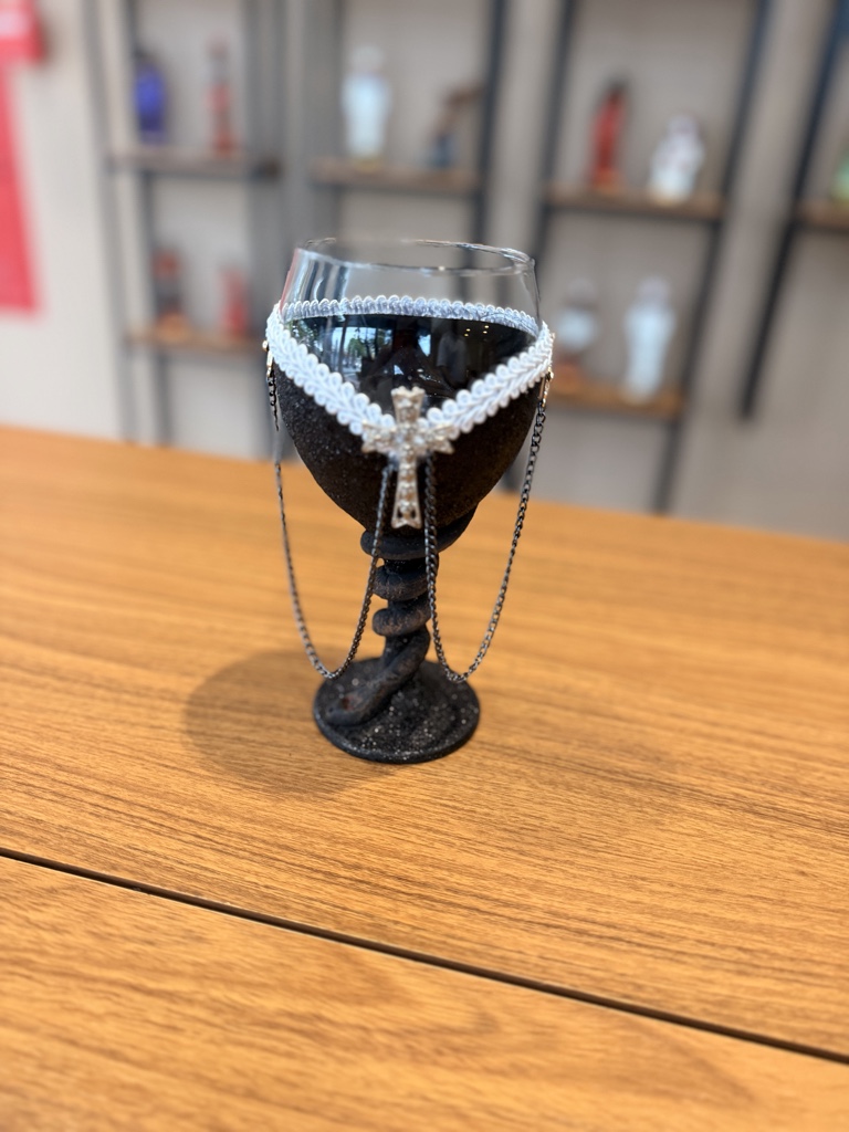 Taça com Cruz e Cobra