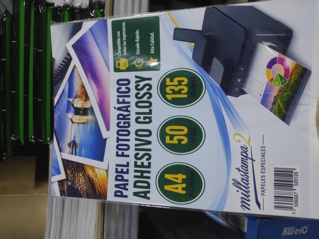 Papel fotográfico glossy adhesivo A4 135g