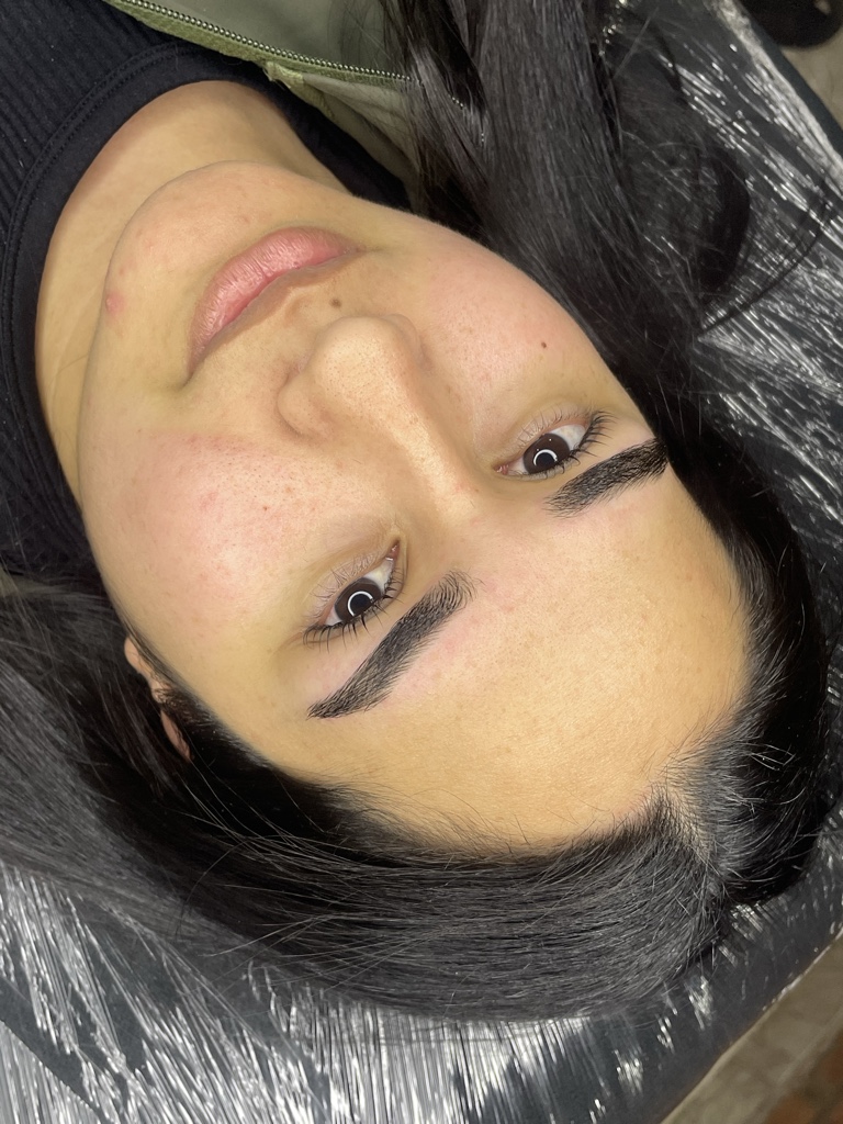 Diseño y depilación de cejas