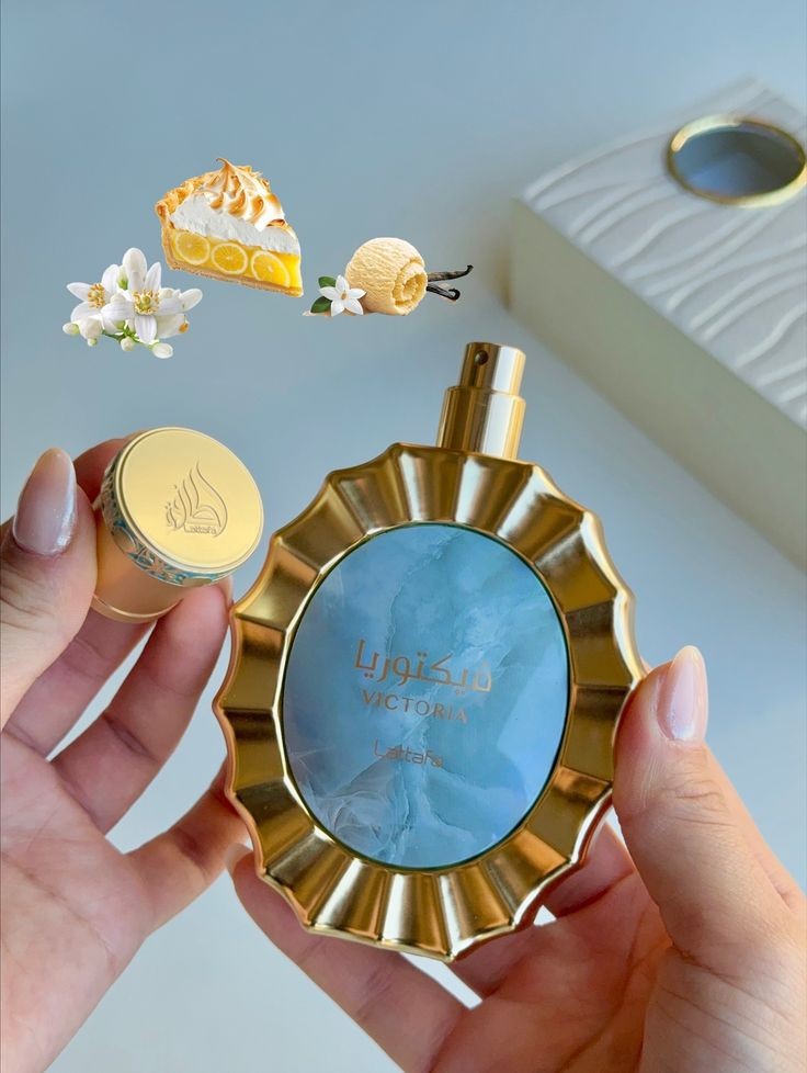 Victoria Lattafa perfume azul