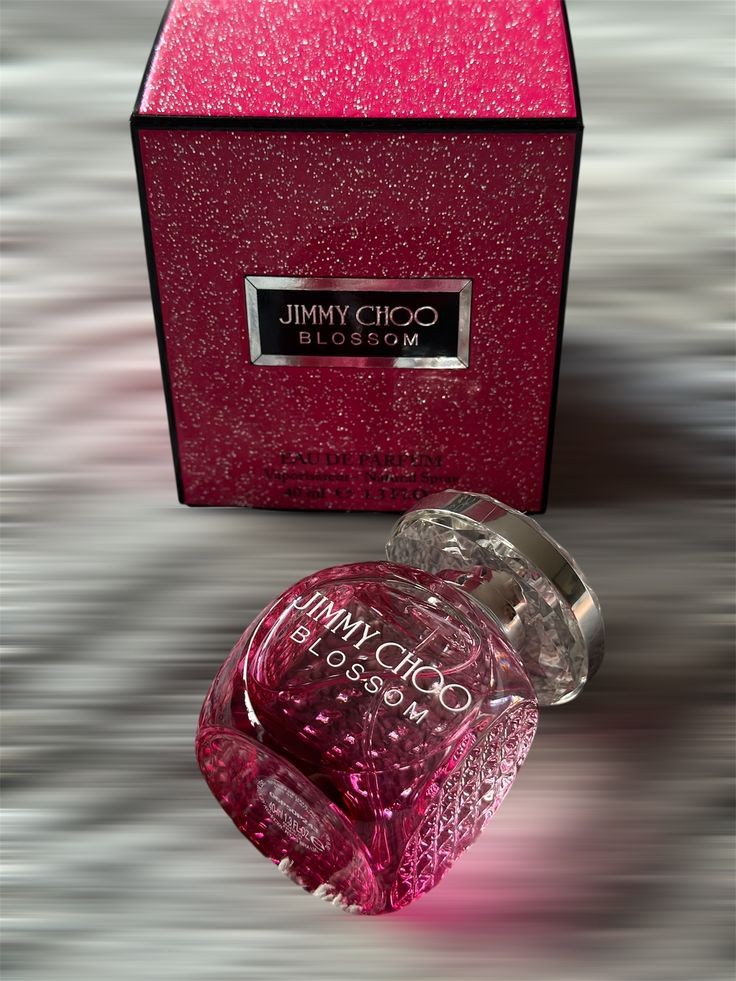 Jimmy Choo Blossom perfume rosa