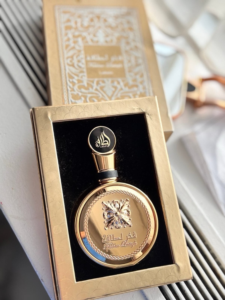 Lattafa Fakhar Gold perfume