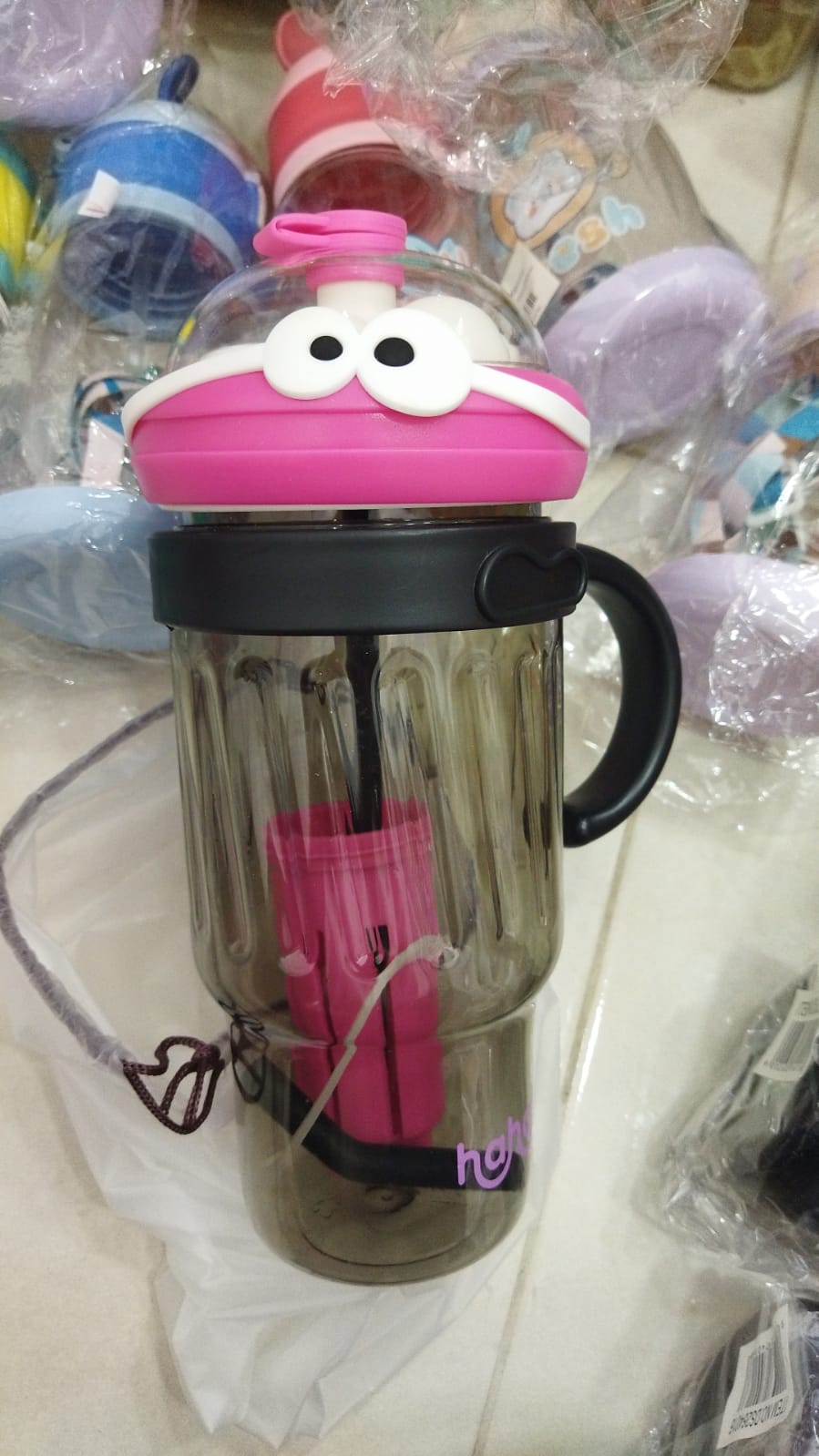 Vaso térmico infantil con tapa y popote rosa