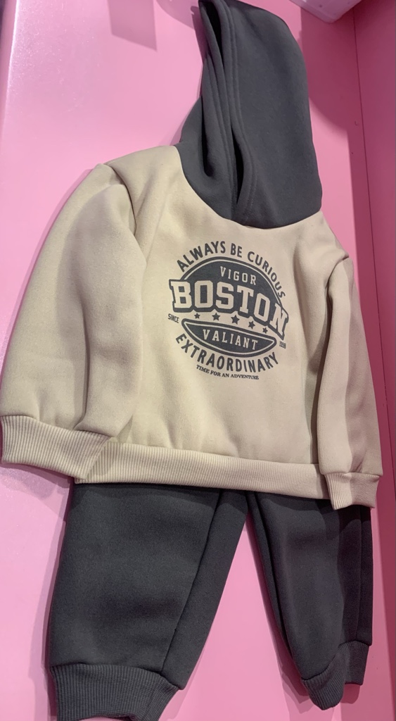 Boston conjunto beige y gris oscuro
