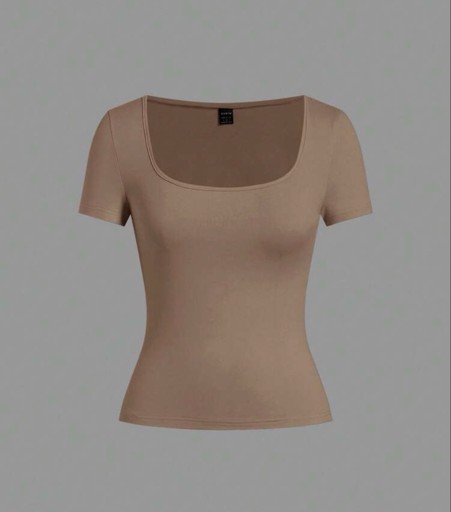Blusa beige cuello cuadrado
