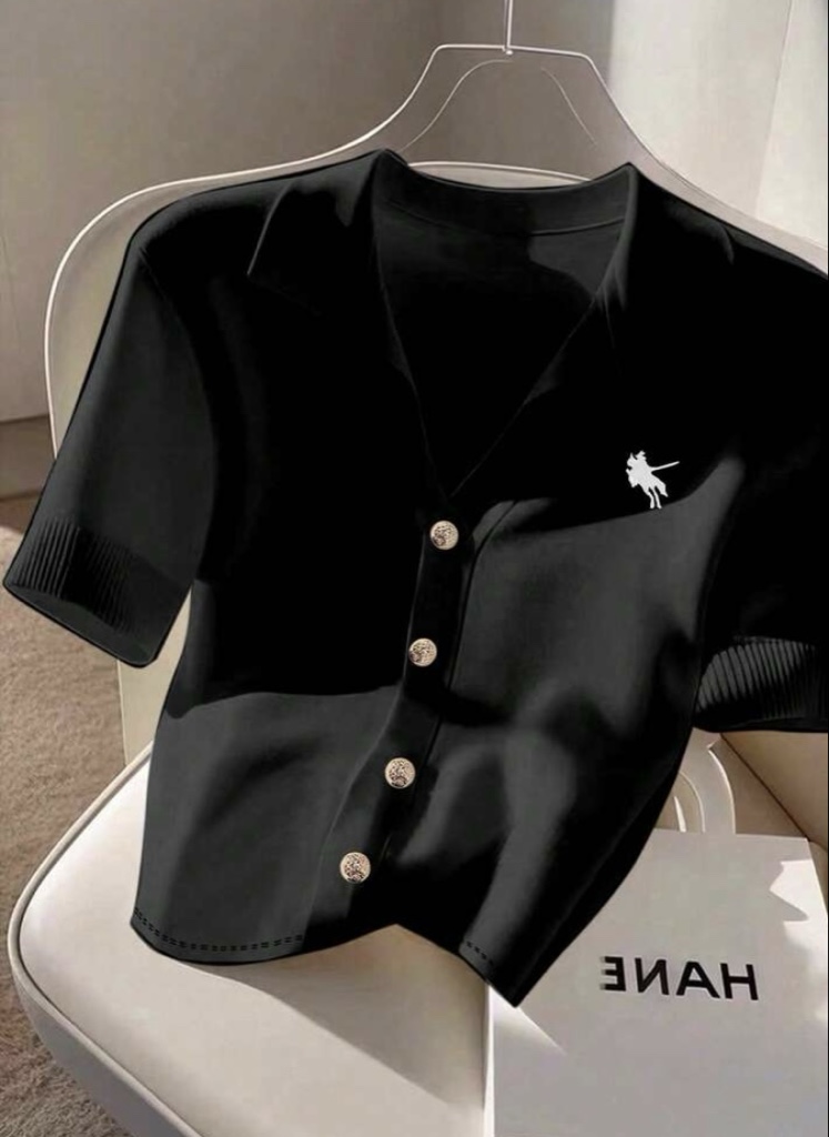 Blusa negra manga corta