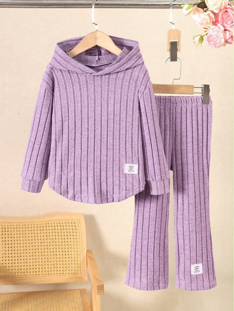 Conjunto lila tejido