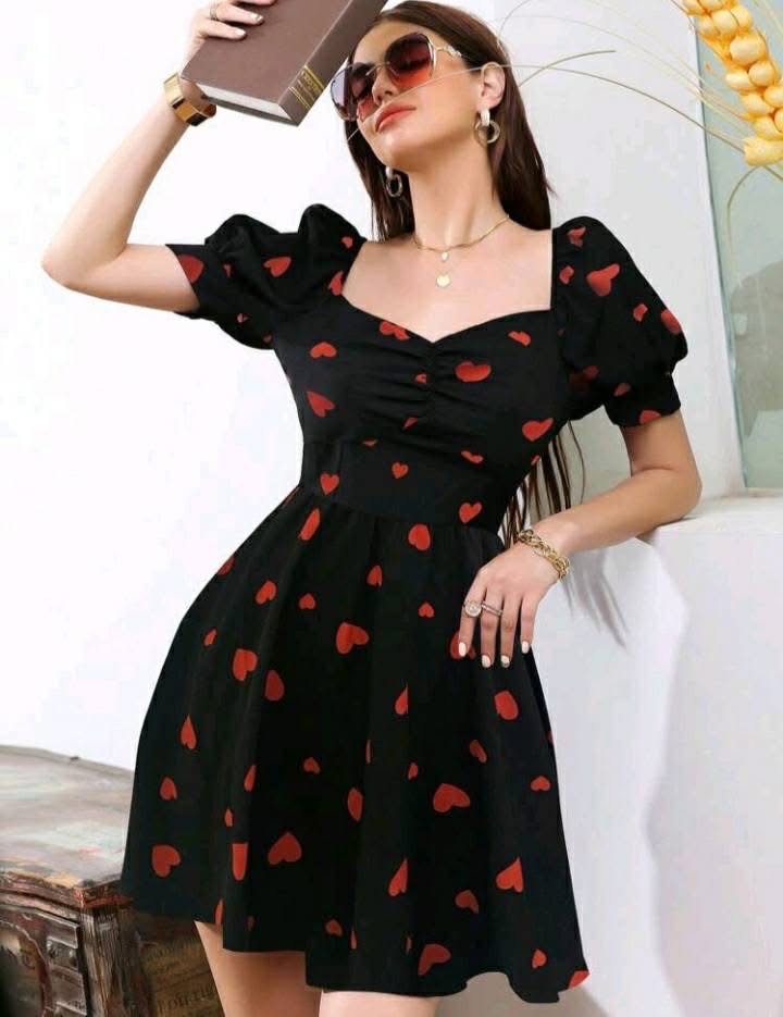 Vestido negro corazones