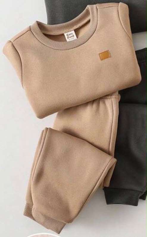 Conjunto beige infantil