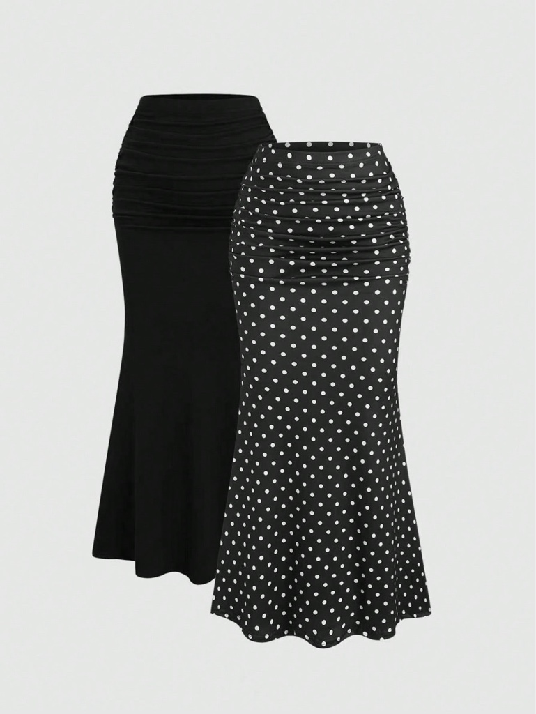 Falda negra lunares