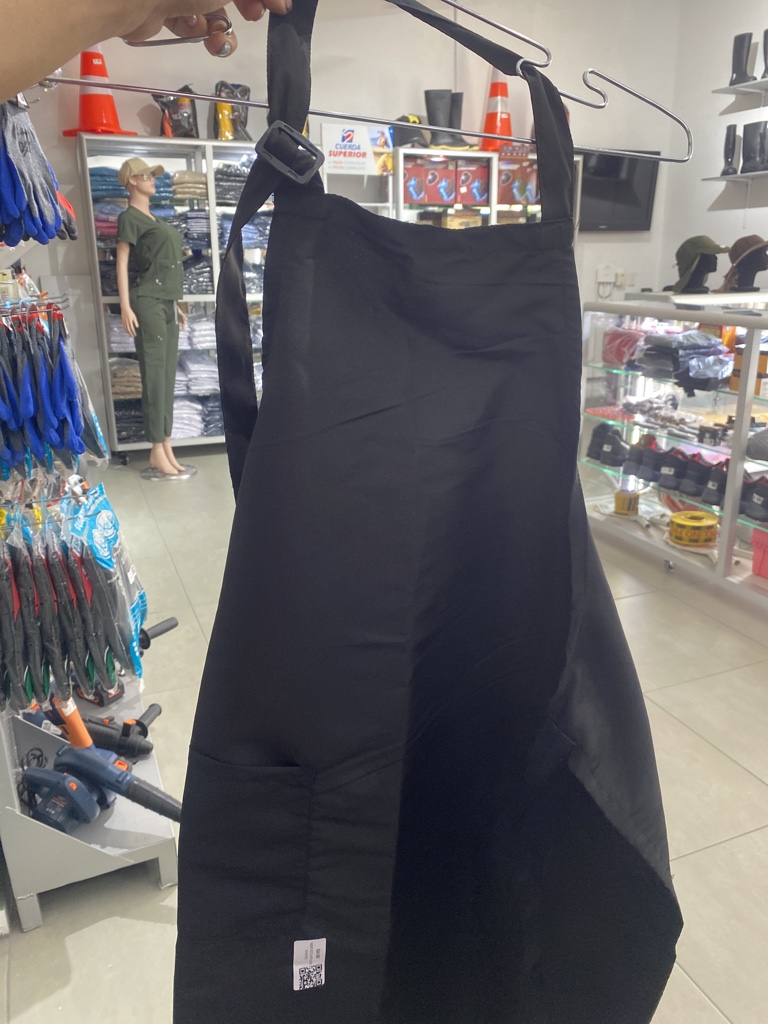 NEGRO PETO ANTIFLUIDO PANADERO