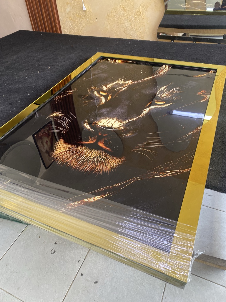 Cuadro con marco 110x75 cm