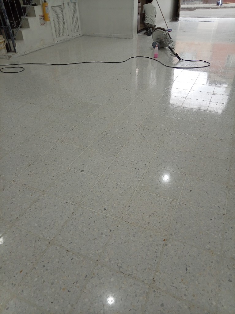 Piso diamantado y brillado
