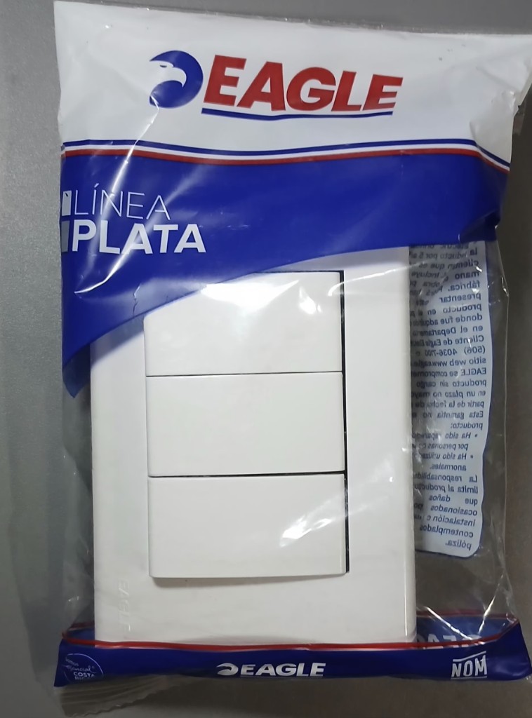 INTERRUTOR TRIPLE SENCILLOS BLANCO LINEA PLATA