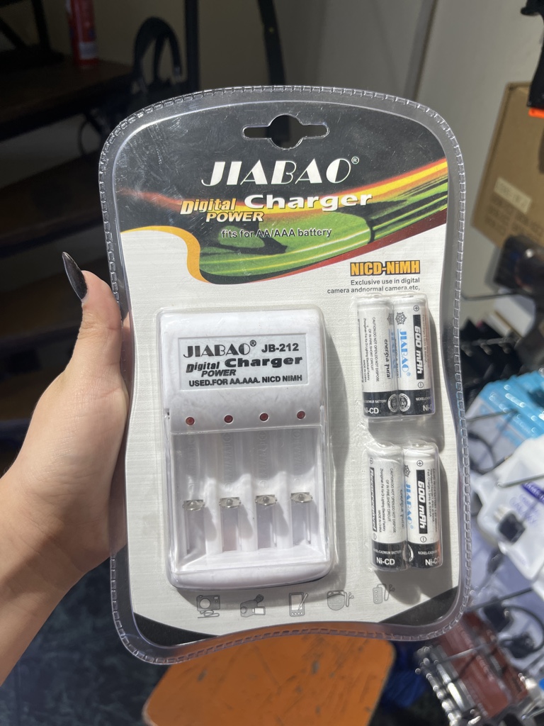 Cargador de pilas AA/AAA