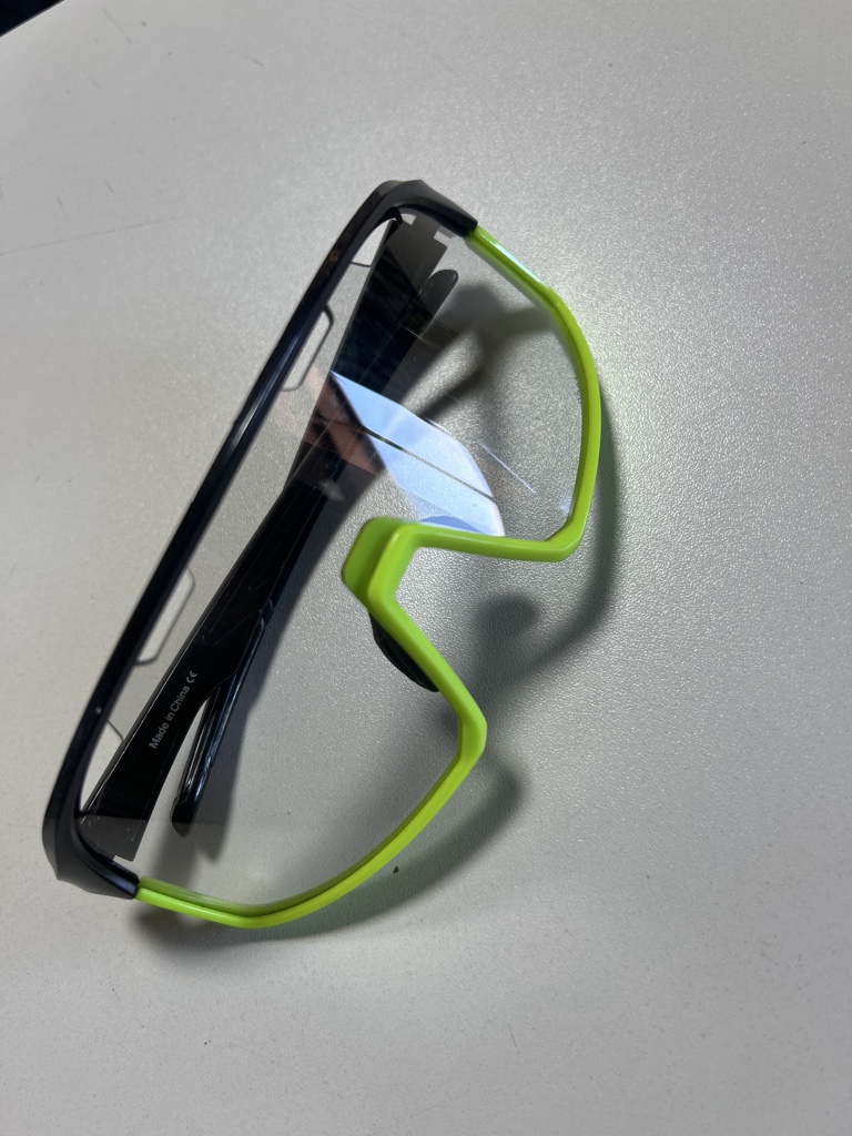 GAFAS DE CICLISMO SCVCN NEGRO CON VERDE FOSORESCENTE FOTOCROMATICO 1781