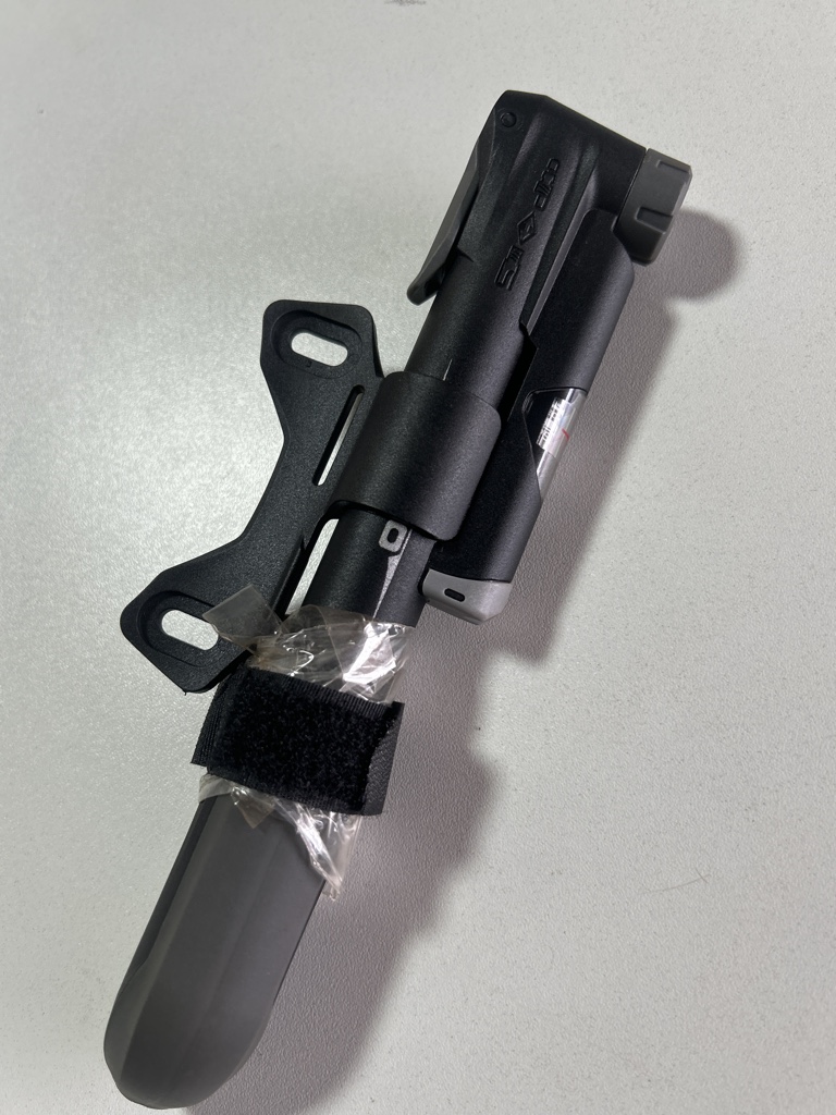 INFLADOR  GIYO MANOMETRO NEGRO 1239 GP-41S