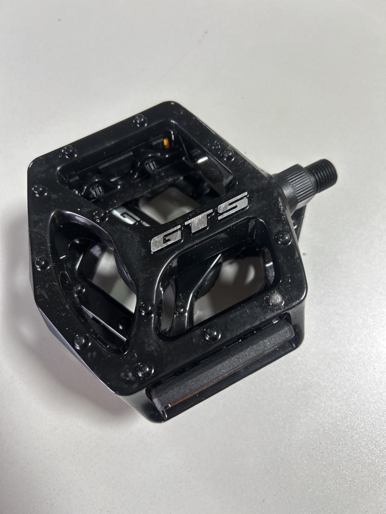 PEDALPLATAFORMA ROSCA FINA GTS NEGRO 374