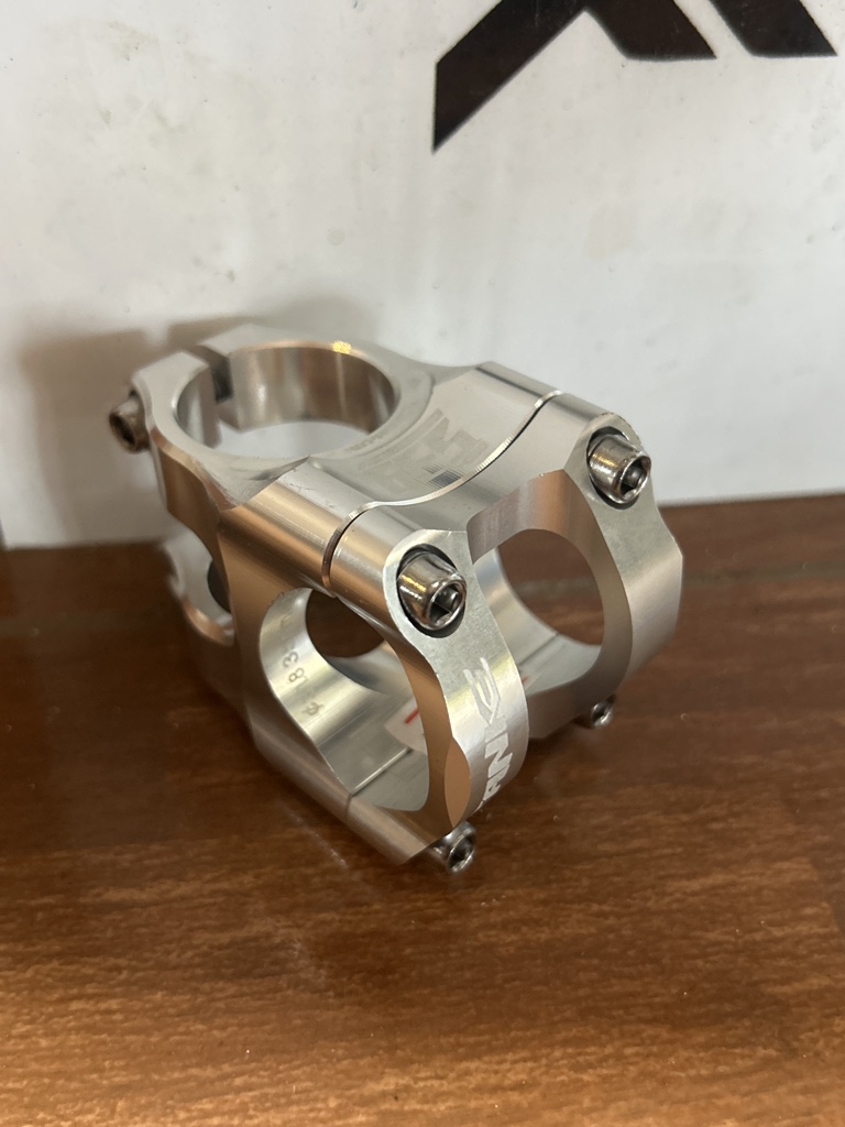STEM TANKE PLATEADO 35MM 31.8