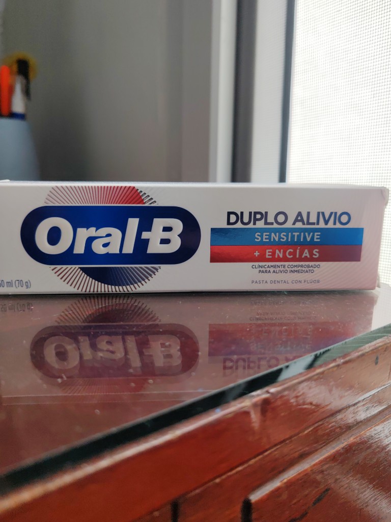 7.3 PASTA DENTAL ORAL-B. DUPLO ALIVIO SENSITIVE + ENCIAS. 70GR.