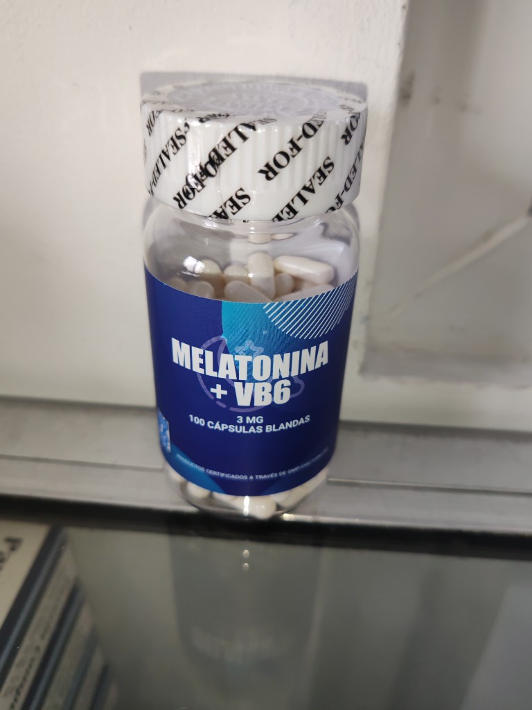 B-4. MELATONINA + VB6. 3MG/32MG. FRASCO DE 100 CÁPSULAS DROFADE