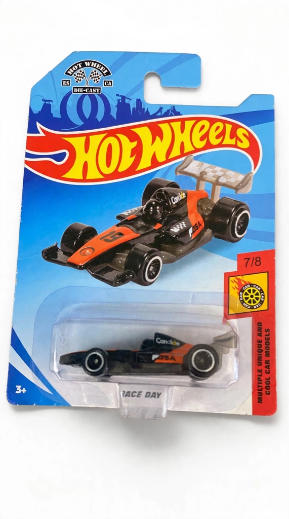Hot Wheels carro negro y naranja