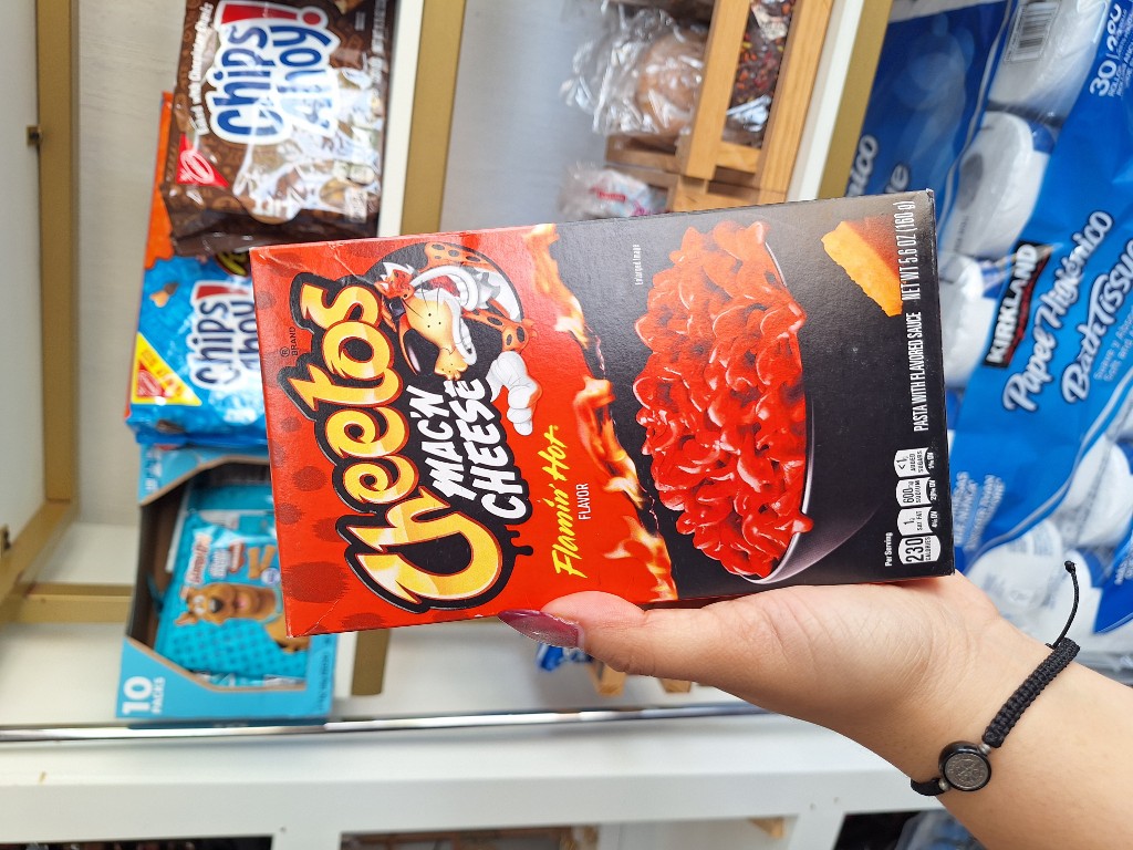 Cheetos Mac'n Cheese rojo