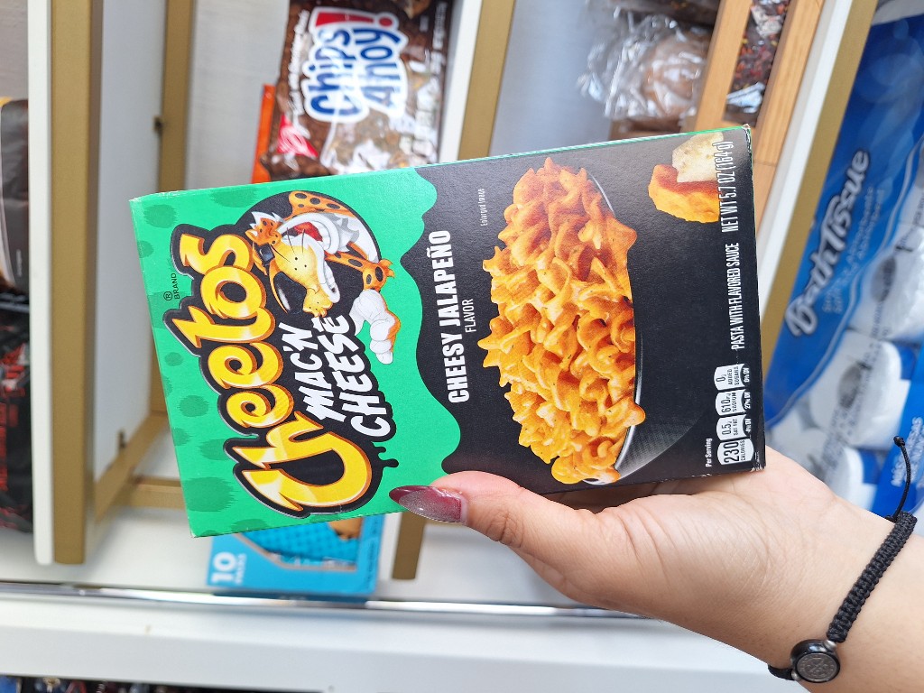 Cheetos Mac'n Cheese cheesy jalapeño