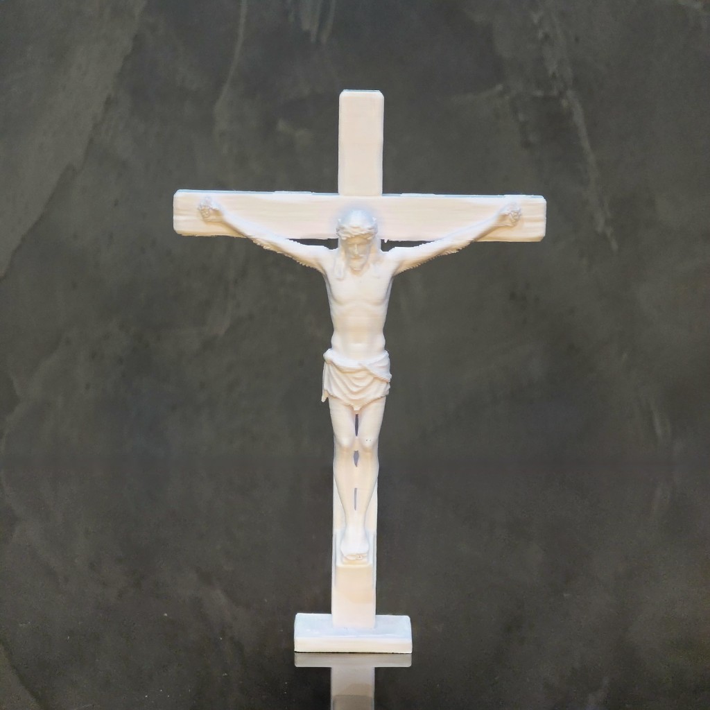 Crucifixo pequeno e minimalista branco