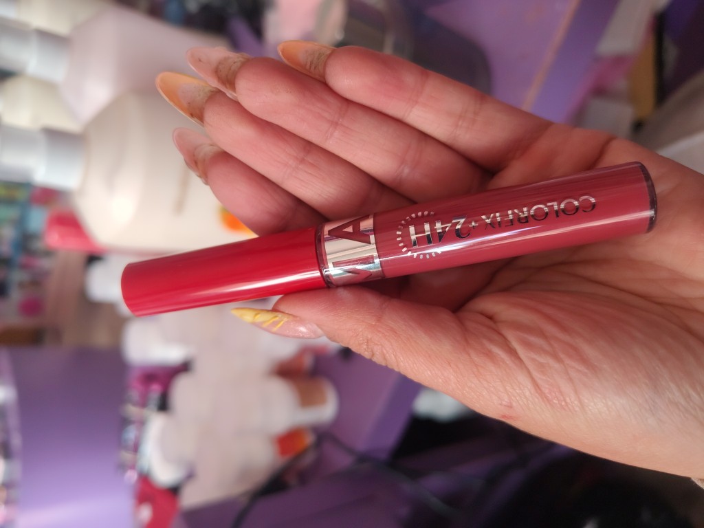 Labial esika liquido canela